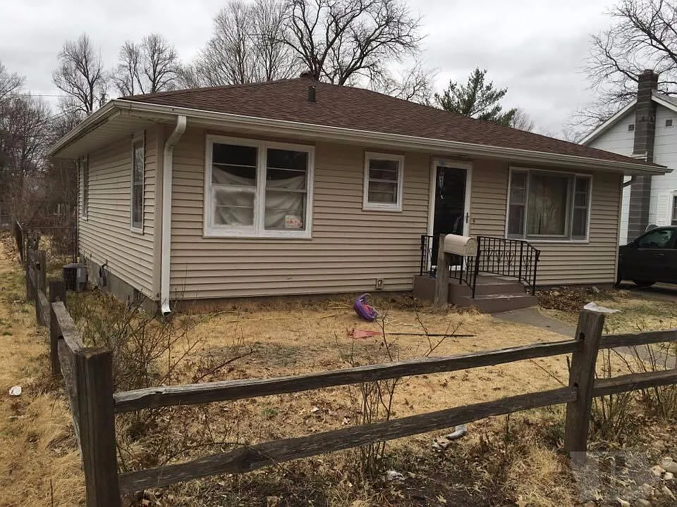 812 Sweeny Ave photo 1