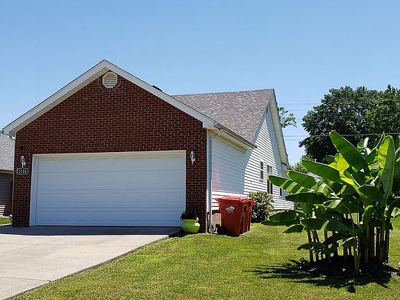 3rd image of 1104 Wood Glen Dr