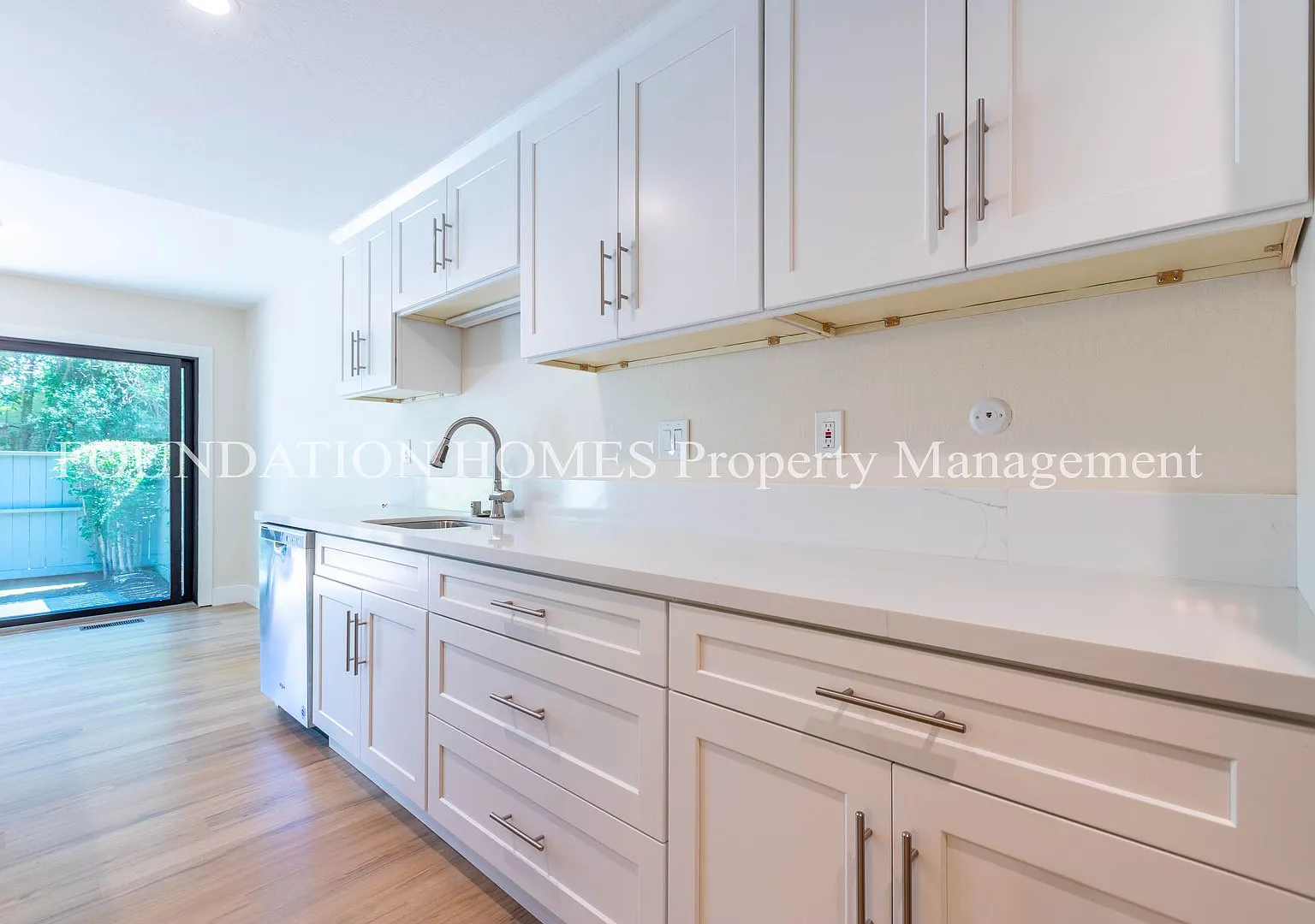 2bed/1.5 bath completely remodeled slice of Heaven in San Rafael! — Photo 3