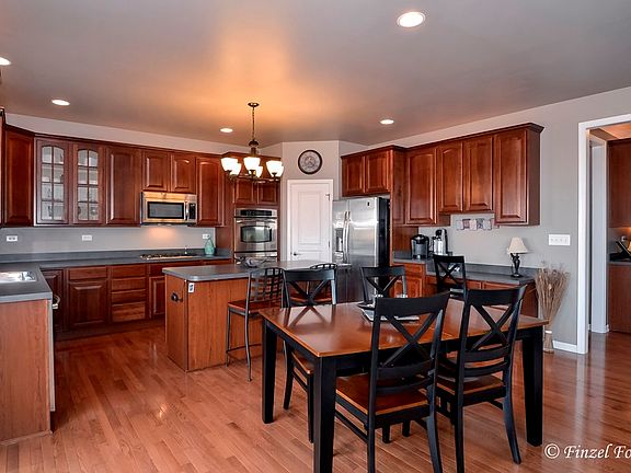 2nd image of 4078 Stratford Ln
