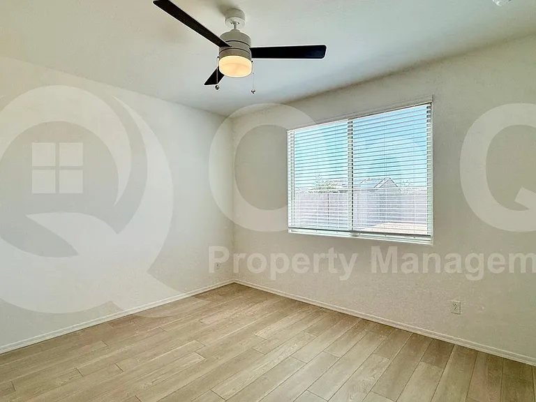 1444 E Edwin St — Photo 9