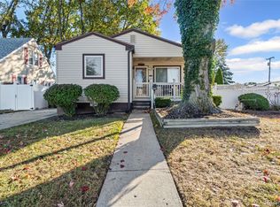 18123 Ray St, Riverview, MI 48193