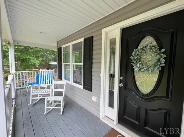 1476 Mountain Cut Rd, Appomattox, VA 24522