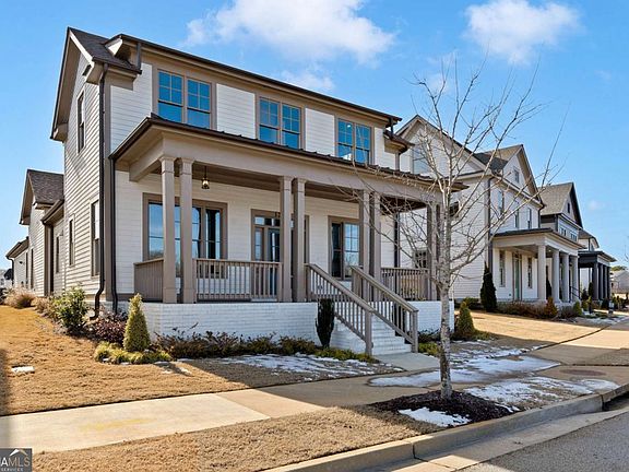 2nd image of 1360 Flora Dr