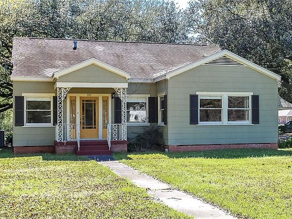 2nd image of 707 W Shankland Ave