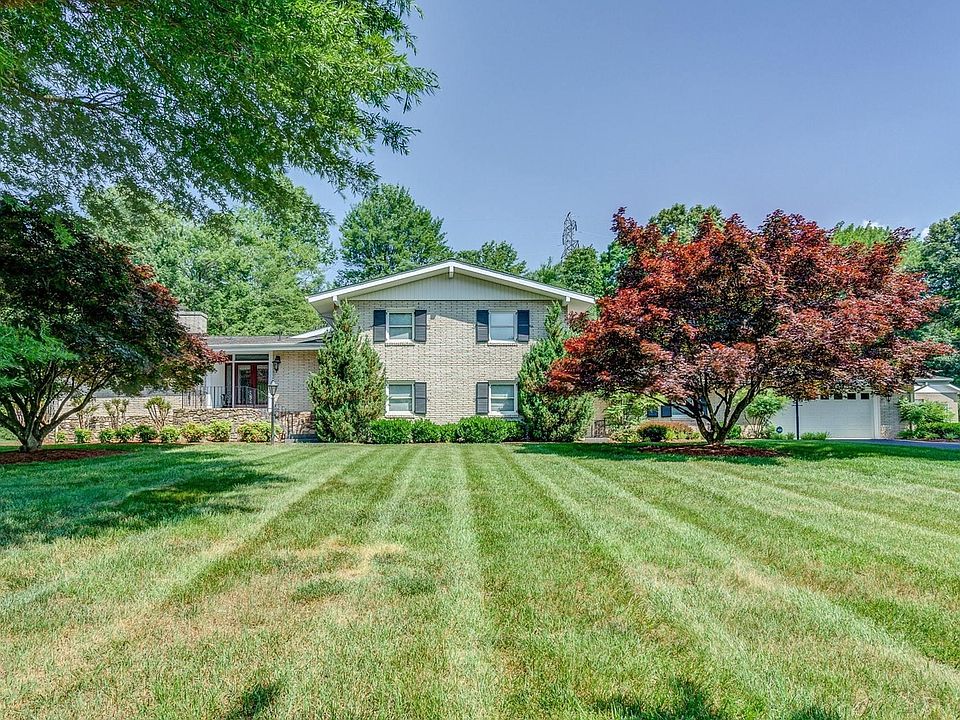 1st image of 2086 Loch Haven Dr