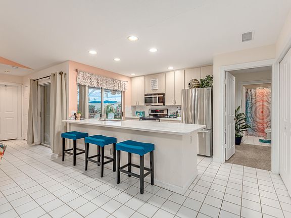5th image of 1579 SW Waterfall Boulevard
