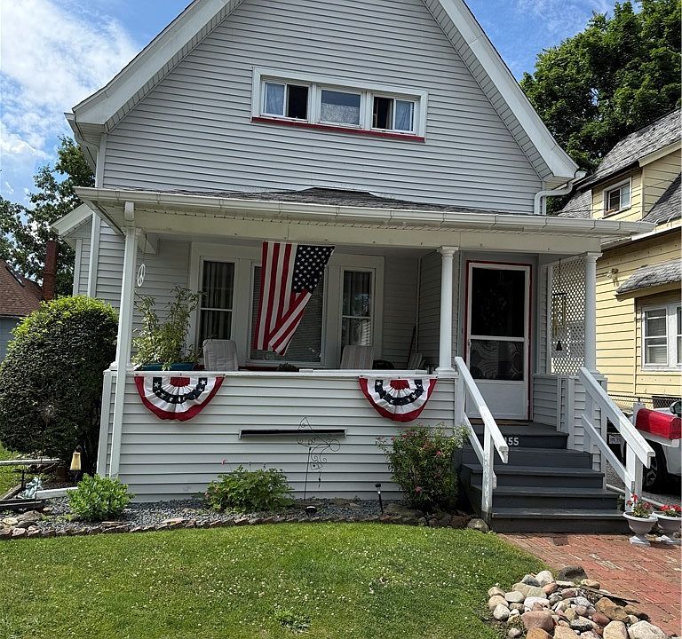 1st image of 155 Grant St