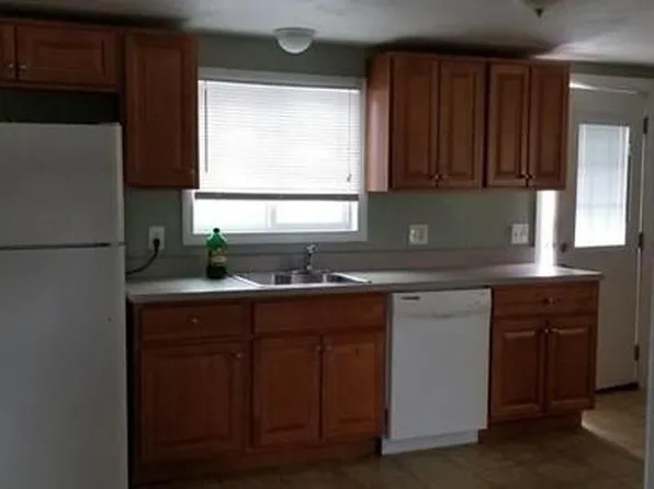76 Plain St, Taunton, MA 02780