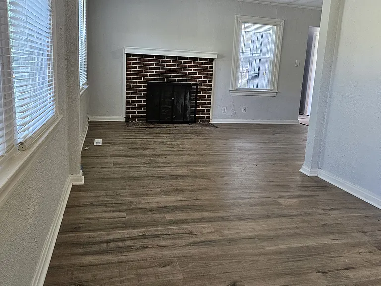 4748 Monroe St — Photo 5
