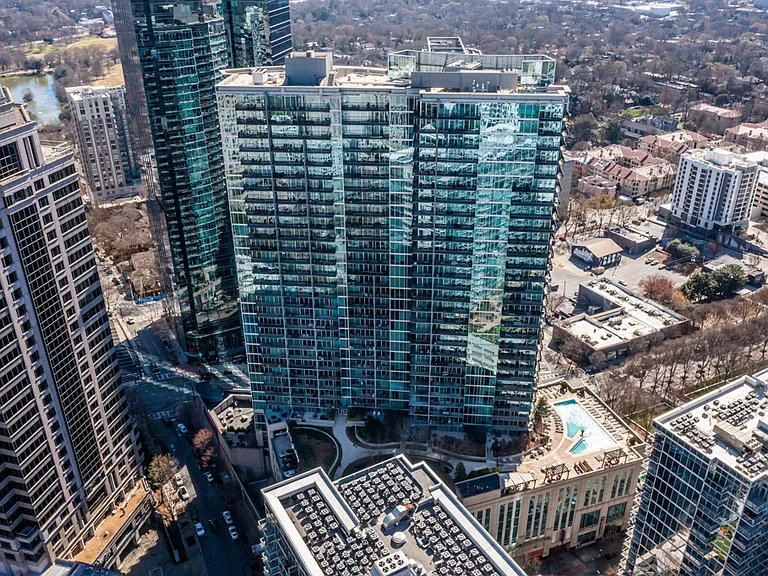 1080 Peachtree St NE #1201 — Photo 31