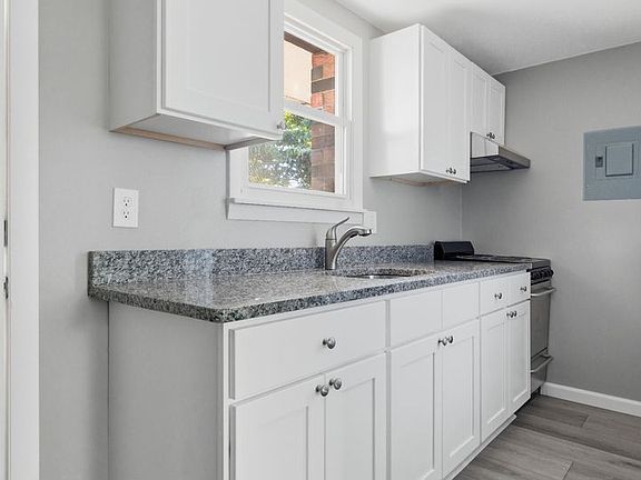 5th image of 608 Westfield St APT 20