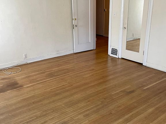 2nd image of 802 S Mansfield Ave