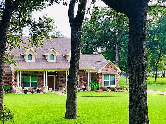3rd image of 1907 Westfield Dr