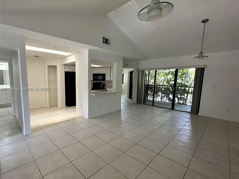 9607 SW 138th Ave #TC2R — Photo 23