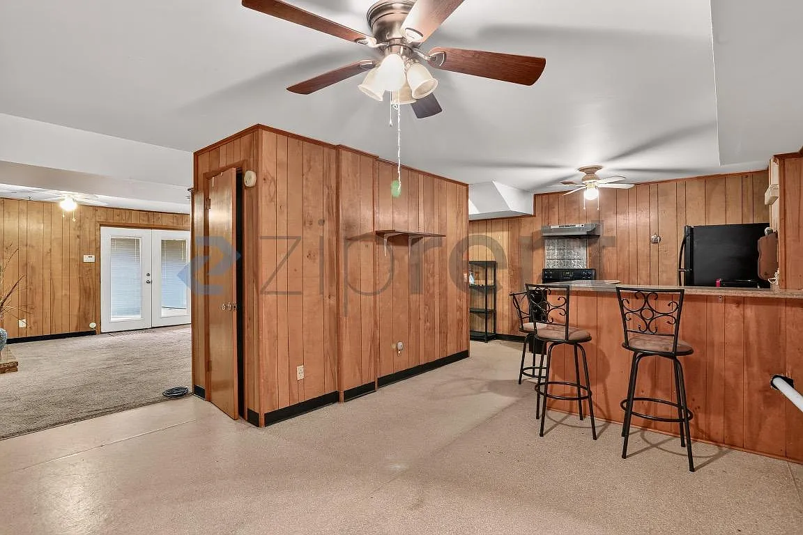 1 bed, 987 sqft, $1,000 — Photo 4