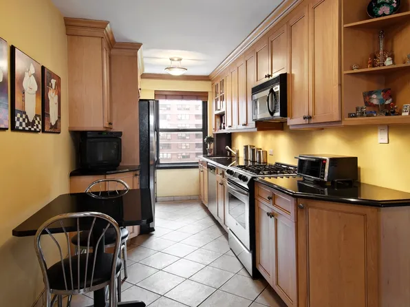 385 Grand Street image 1 of 6