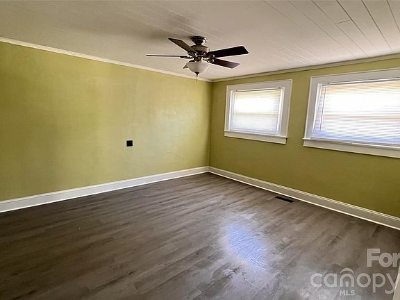 4th image of 7077 Long Island Rd