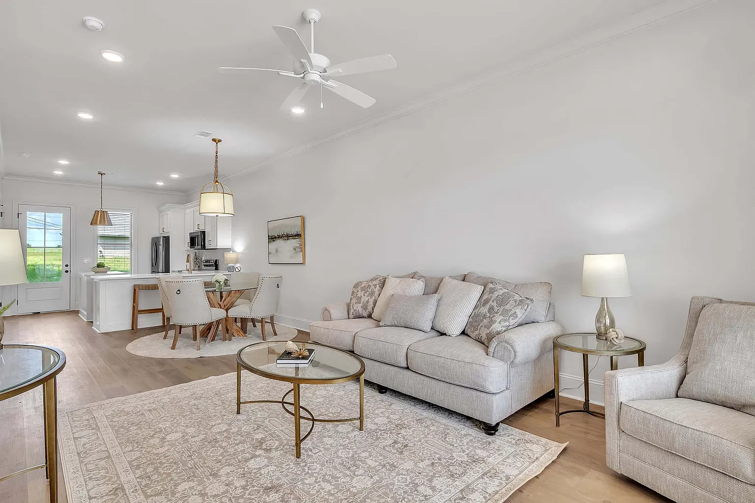 3 bed, 2.5 bath, 1600 sqft, $2,500 — Photo 4