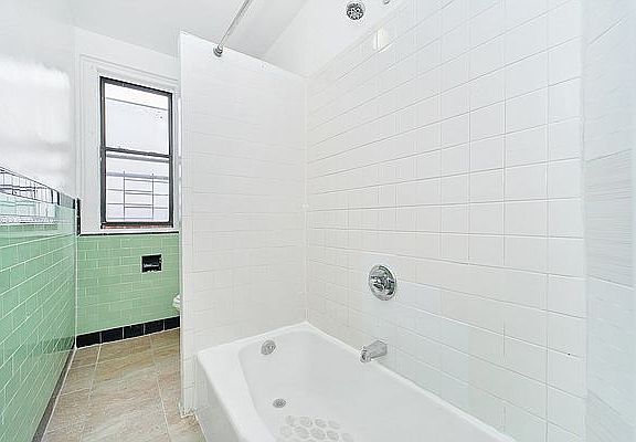 5th image of 1495 Westchester Ave #2