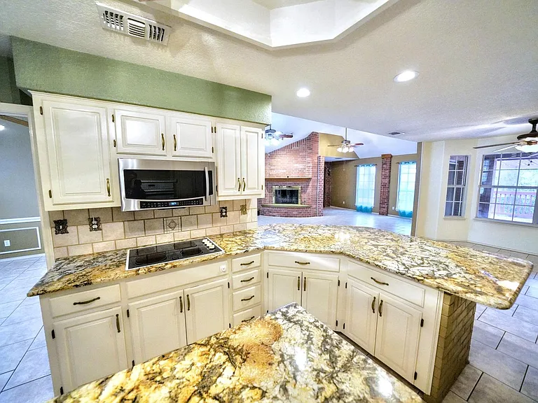 1508 Mount Laurel — Photo 23