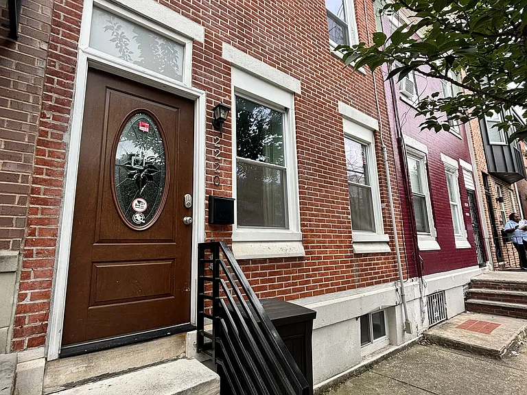 2220 Ellsworth St — Photo 1