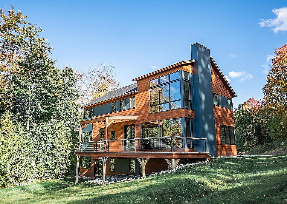 2nd image of 635 Ayers Farm Rd