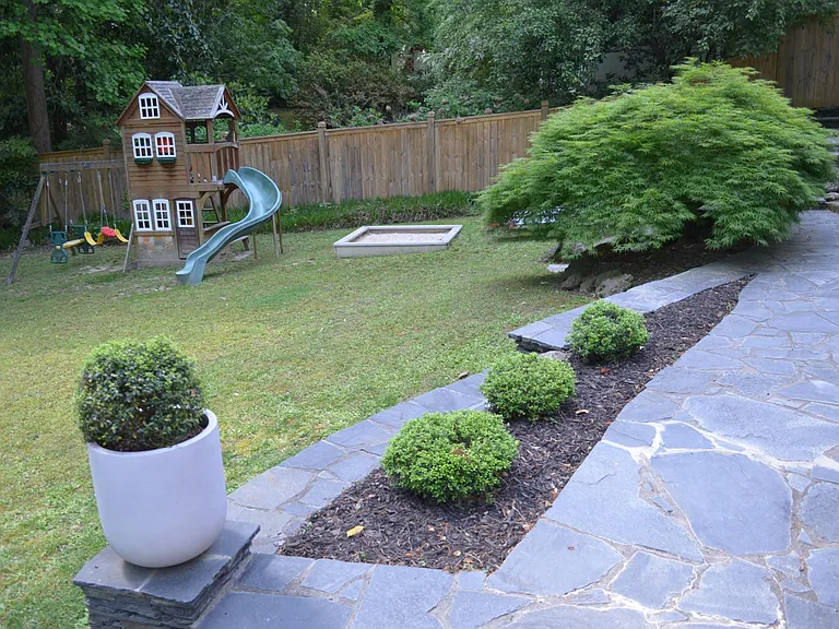 3825 Peachtree Dunwoody Rd NE — Photo 43