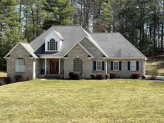 2nd image of 1633 Skyland Dr