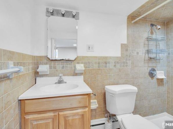 jersey-city-new-jersey-38908474 picture