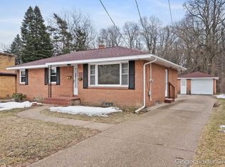 1524 10th St NW, Grand Rapids, MI