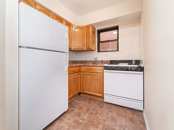 3rd image of 25-24 38th St #3P
