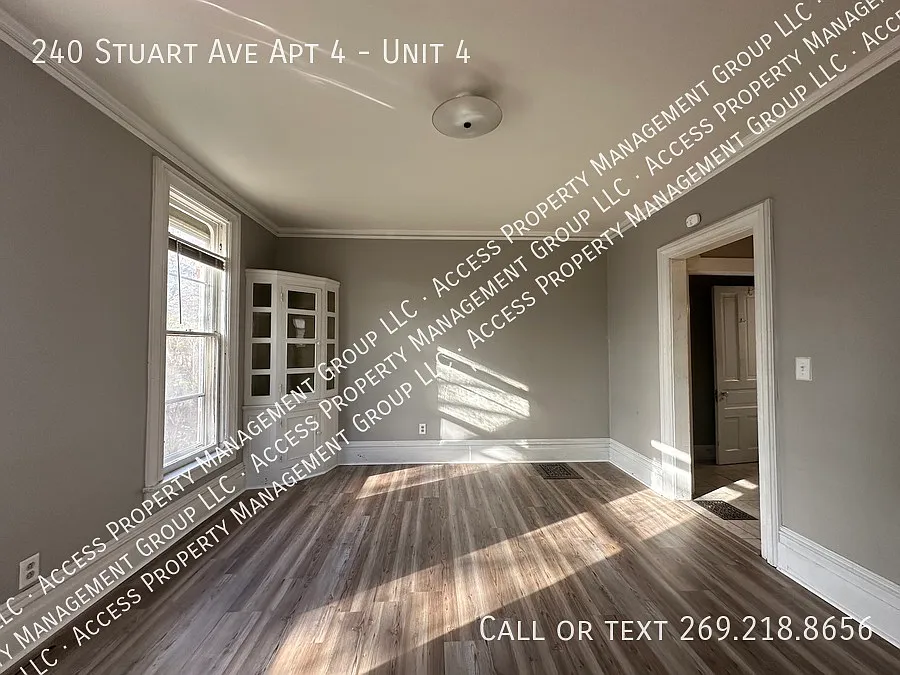Clean, updated 1-bedroom apartment Stuart Ave, Kalamazoo! — Photo 3