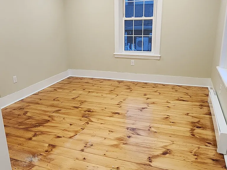 544 Main St #6 — Photo 5