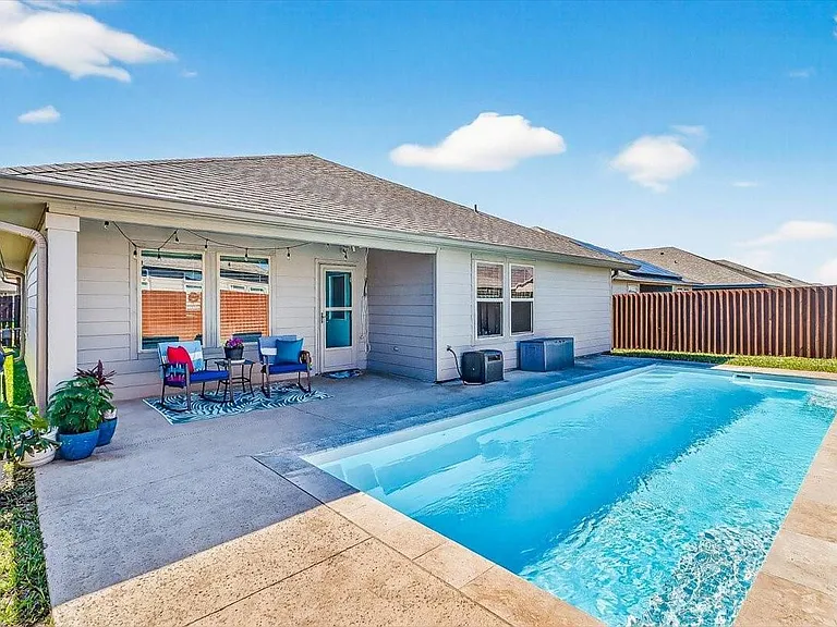 7826 Bullrider Dr — Photo 1