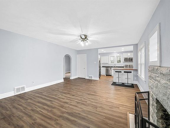4th image of 7609 Comfort Ave