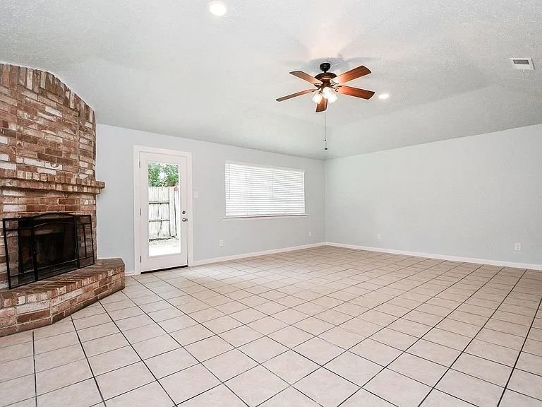 2622 Olympus Dr — Photo 8