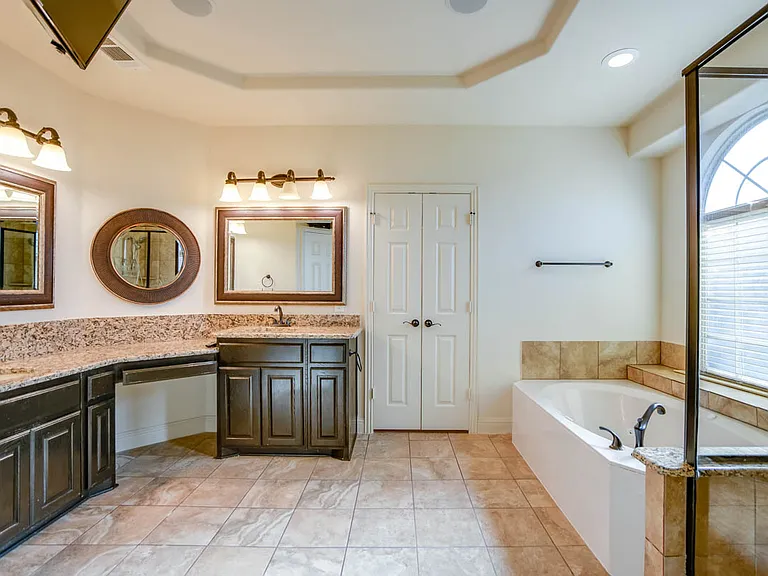 13083 Montfair Blvd — Photo 36