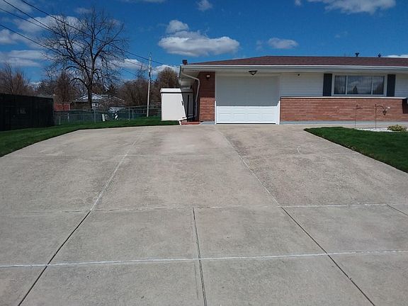 3rd image of 3018 Sherwood Park Dr