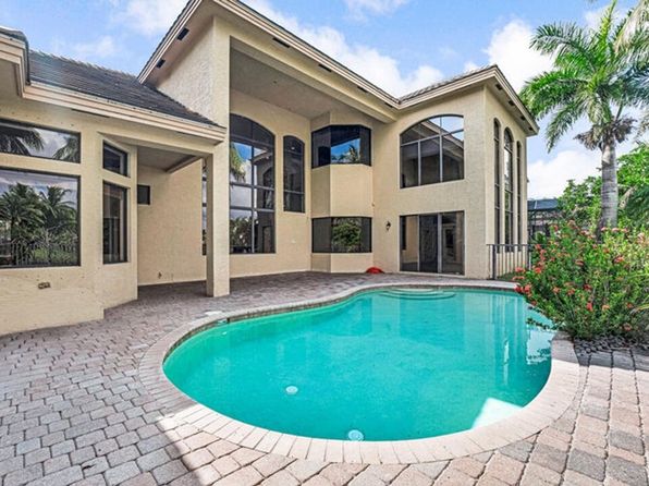 10513 Versailles Blvd