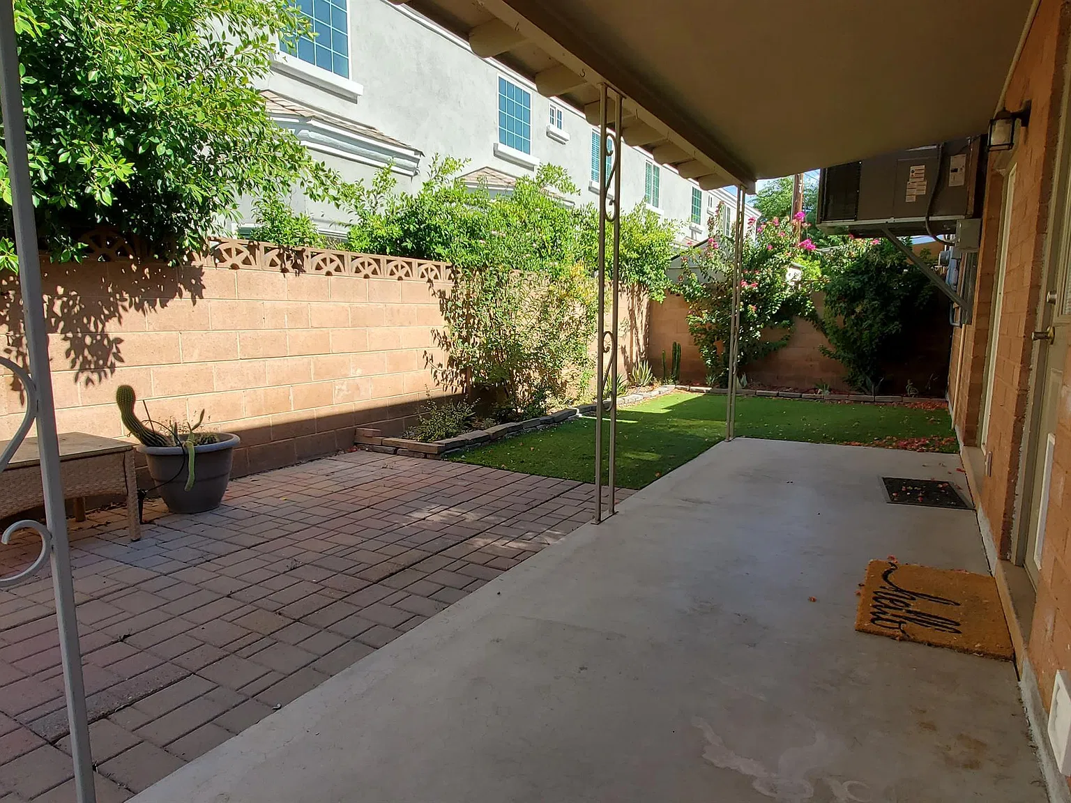 3302 East Pinchot Avenue - 10 — Photo 2