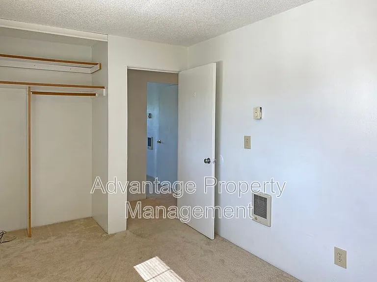 975 NW Garfield Ave #1 — Photo 10