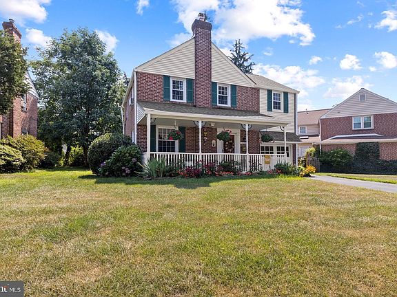 3rd image of 1852 Windsor Park Ln