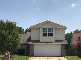 4016 Conflans Rd, Irving, TX 75061