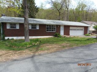 4 Ridge Pl, Andover, NJ 07821