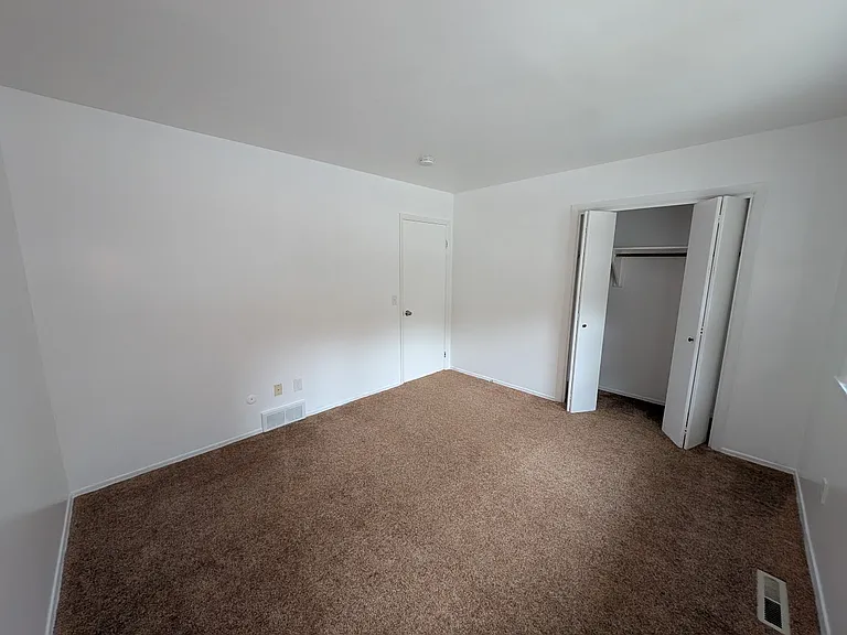 Mountain Ridge Townhouses — Photo 39