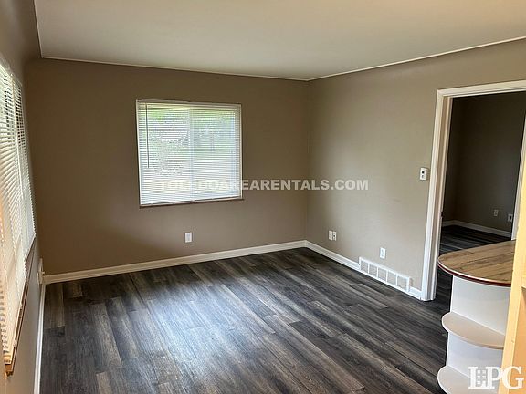 3rd image of 4225 Harvest Ln APT 1