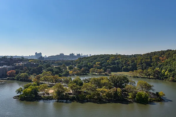 Sold by Houlihan Lawrence | media 6