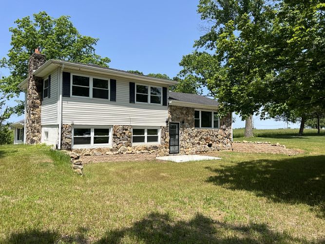 1st image of 453 Ocala Rd