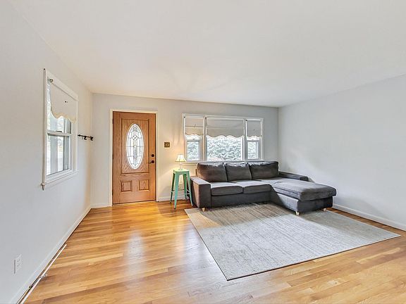 3rd image of 9511 48th Ave